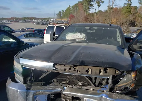 2015 Chevrolet Silverado 2500Hd Lt z USA, uszkodzony, nr VIN 1GC1KVEG7FF565515